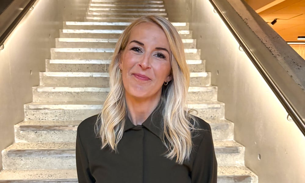Stortingsrepresentant Elise Waagen deltar i podkast