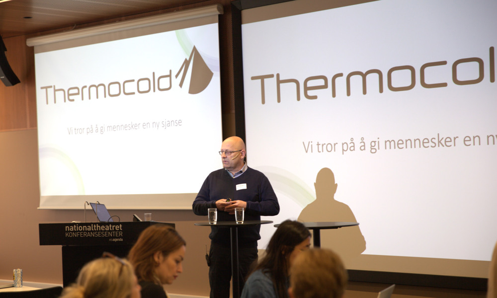 Bjørn Tøgersen fra Thermocold samarbeider med Nav og Sarpsborg kommune om å gi flere utenfor arbeidslivet muligheter i bedriften.