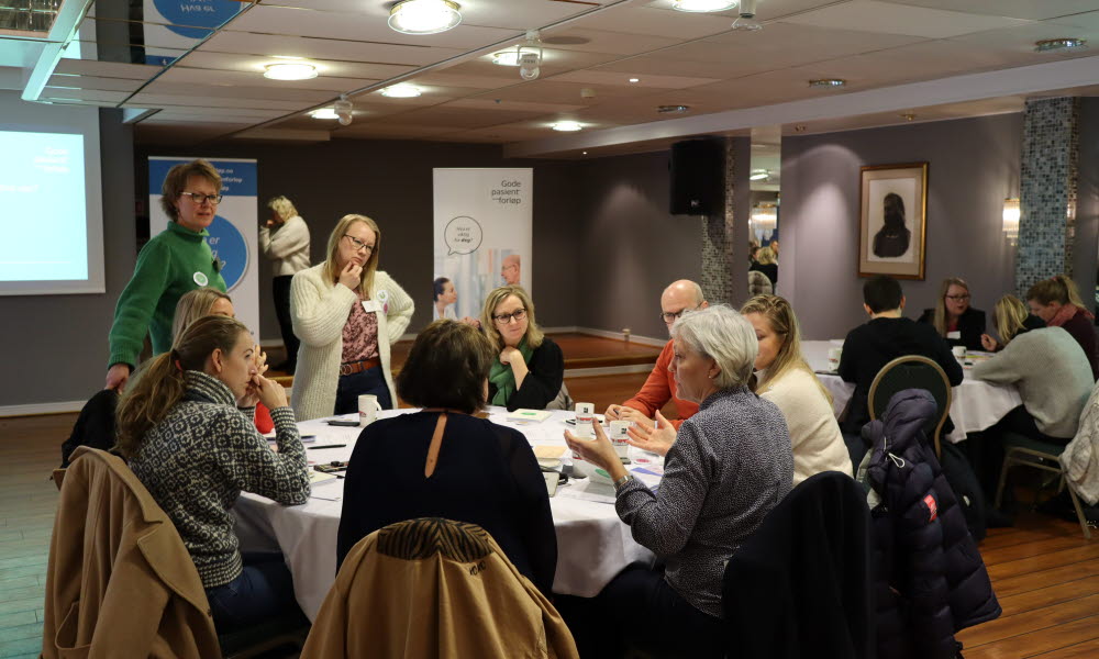 Deltakerteamene i Gode pasientforløps læringsnettverk i Ahus-regionen får veiledning fra medarbeidere i USHT Viken (Akershus)