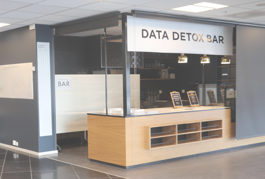 Data Detox bar