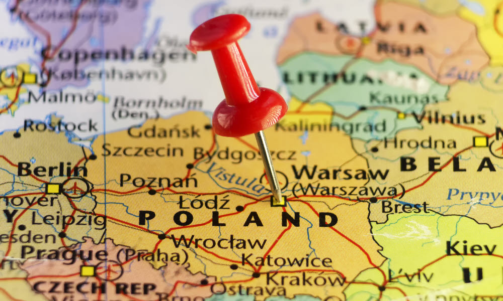 Kart over Polen er markert med en tegnestift 