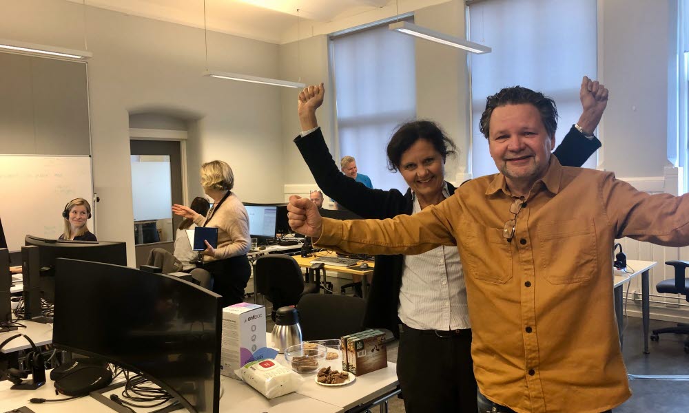Wenche Dehli og innføringsleder Tor Erling Evjen jubler over at Helseplattformen er på lufta i Trondheim kommune