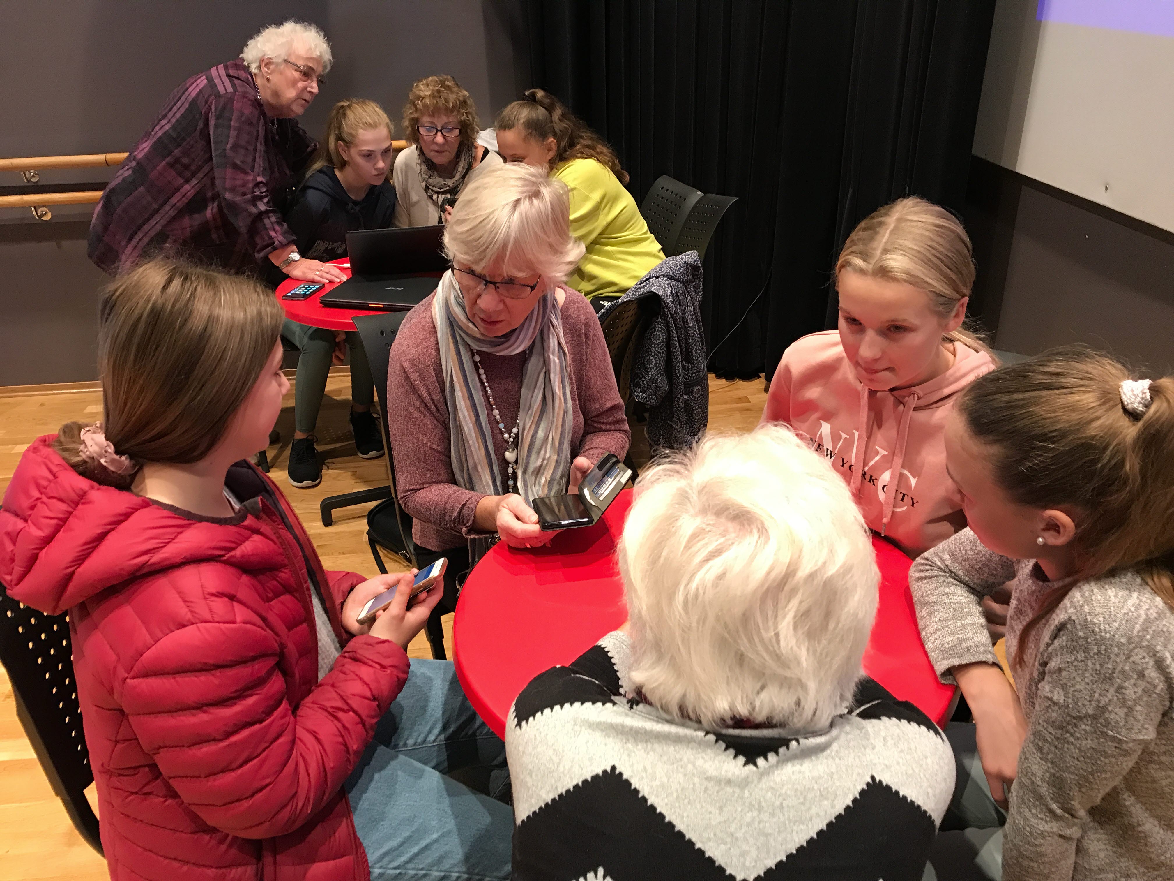 Ørland kommune nettkafe med ungdom og eldre